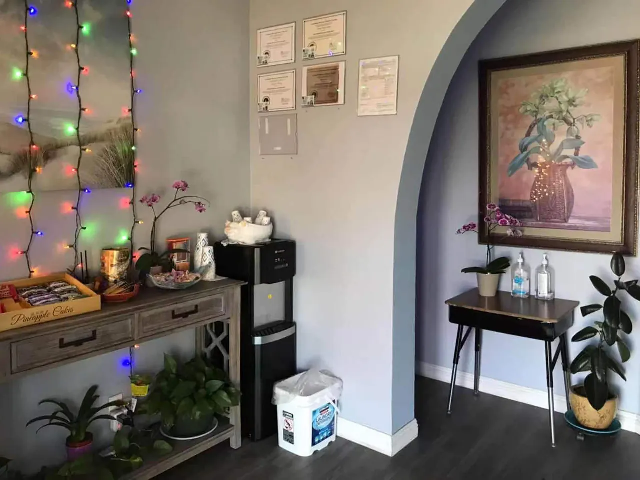 Front area inside Golden SPA Massage in Lake Forest, CA
